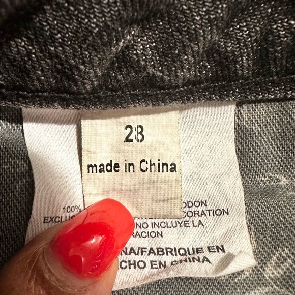 Women’s Converse distressed gray denim ripped denim shorts - Picture 5 of 6